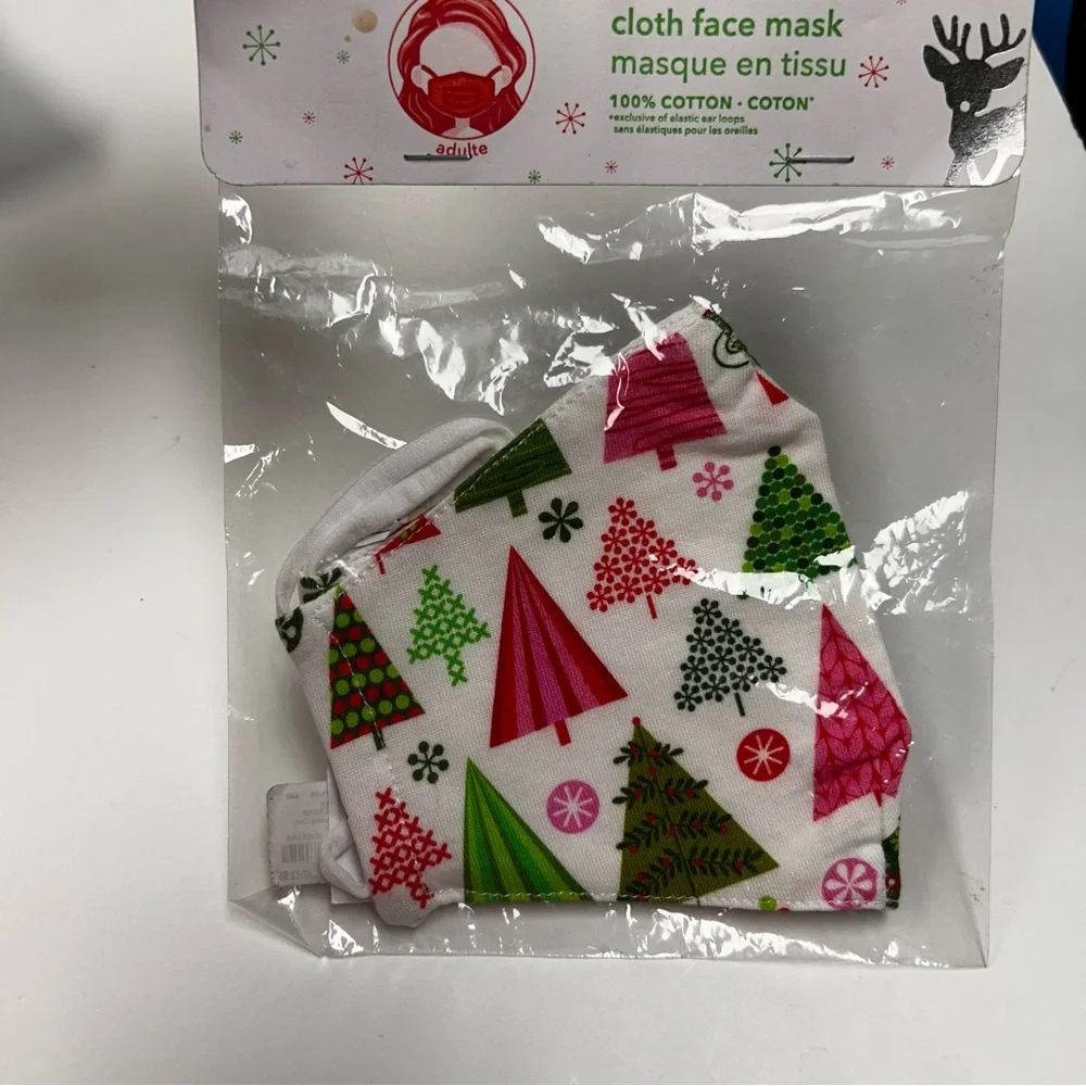 Claire’s Adult Holiday Cloth Face Mask 100% Cotton